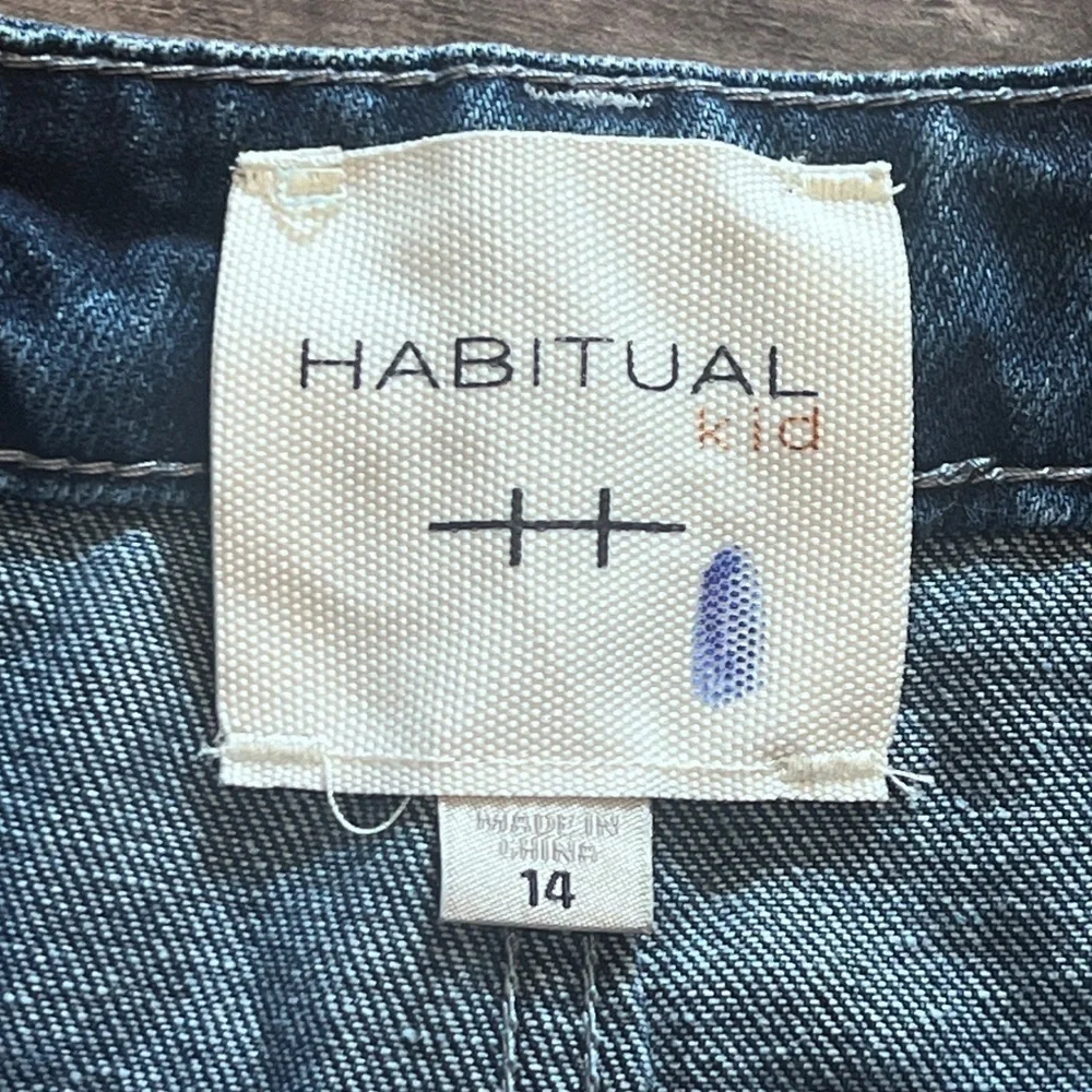 Habitual frayed hemline